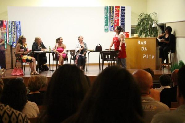 "O Bar da Pita" levou muitas gargalhadas ao Audit&oacute;rio de Fornelos